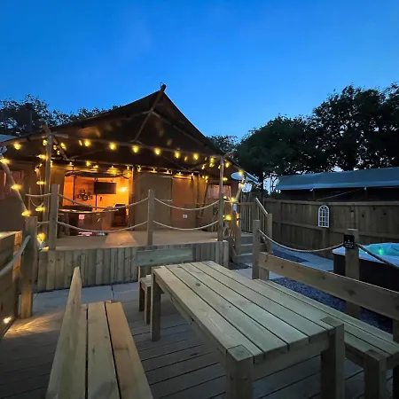 Jungle Book Safari Tent Tenby Exterior photo